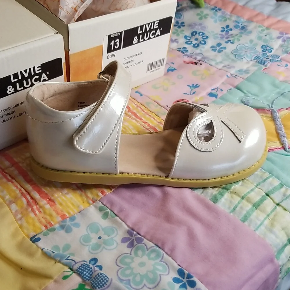 Livie & Luca Mary Janes Cloud Shimmer Bows Size 13 New In the Box